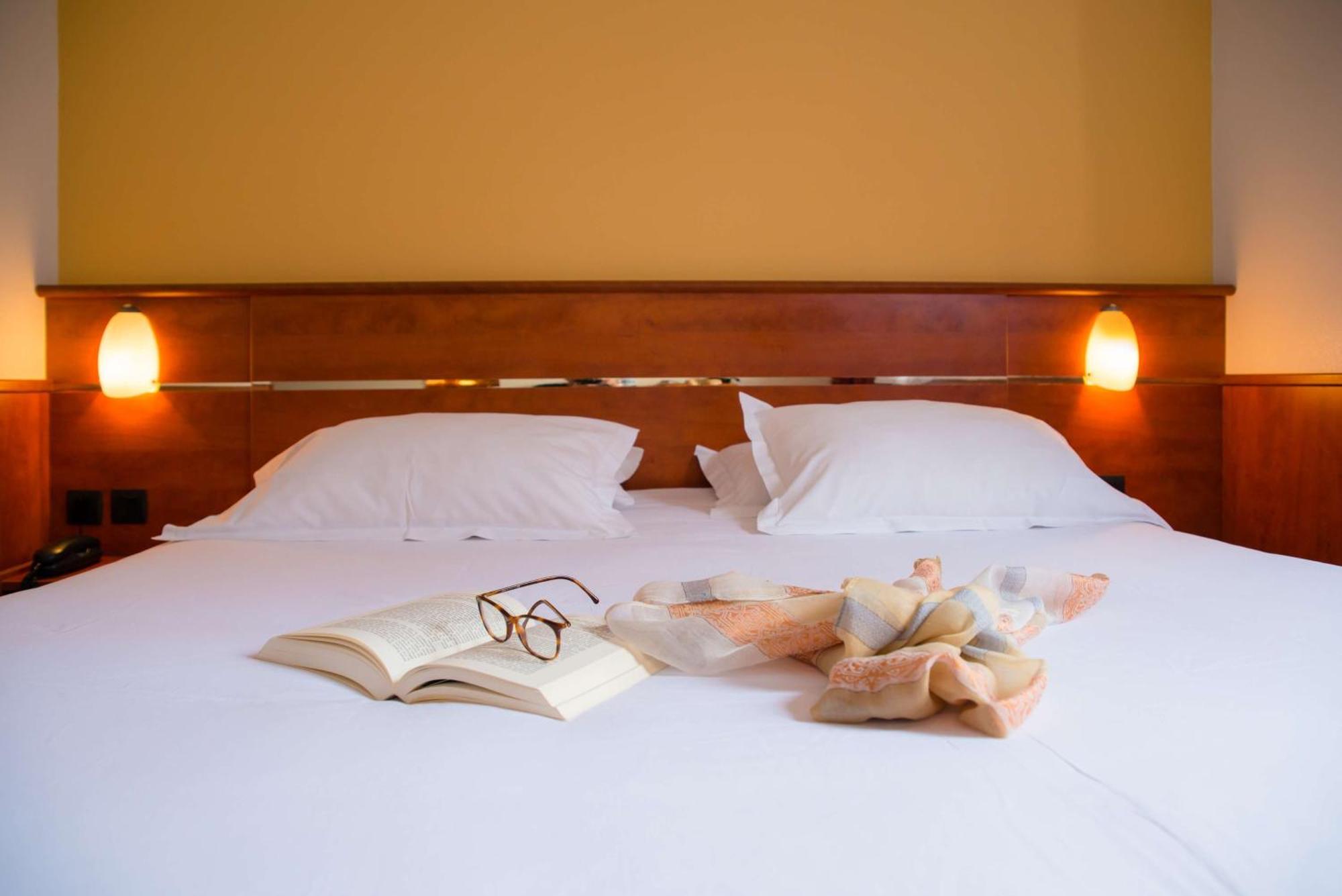 Brit Hotel Rennes St Gregoire - Le Villeneuve Saint-Grégoire エクステリア 写真