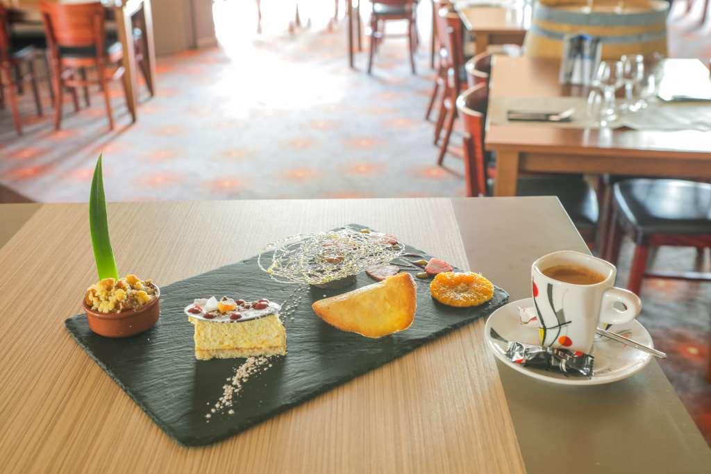 Brit Hotel Rennes St Gregoire - Le Villeneuve Saint-Grégoire レストラン 写真